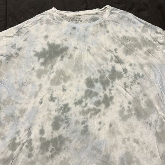 A & F Boyfriend Tee - Picture 2 of 5